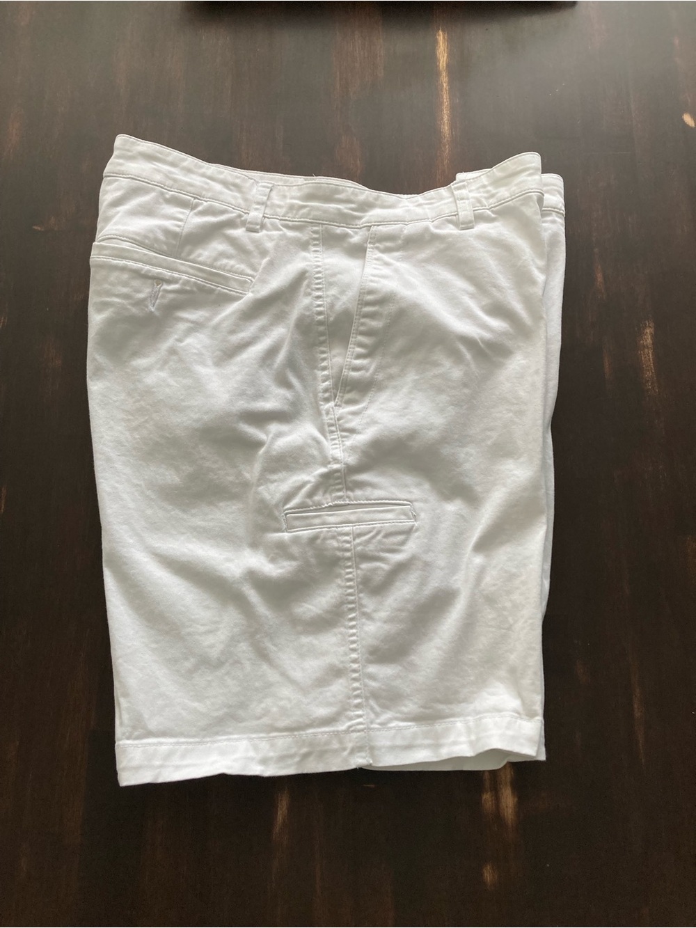 Men's White Flat-Front Cotton Shorts - Crisp Summer Essential
